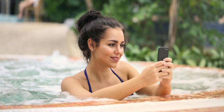 hukum whatsapp dengan suami orang